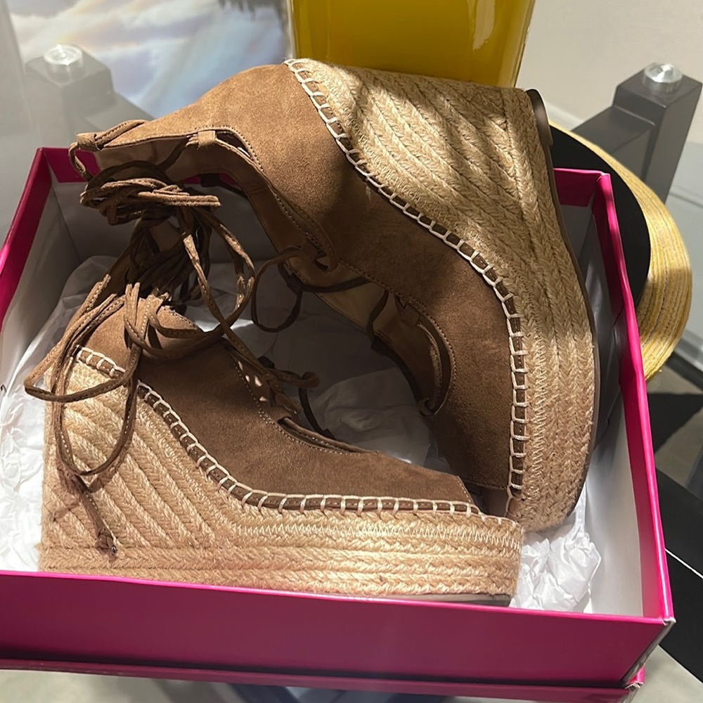 Brown wedges
